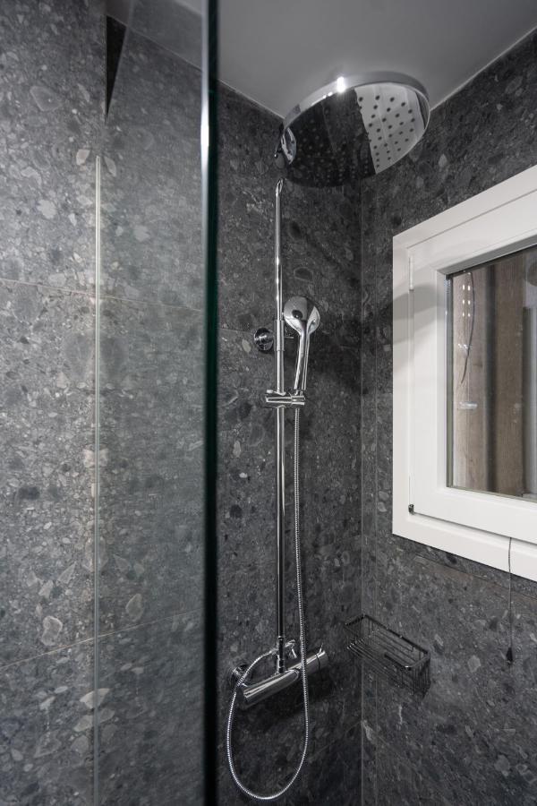 Unique 2 Bedrooms Apartment, Steps To Plaka And City Center 雅典 外观 照片