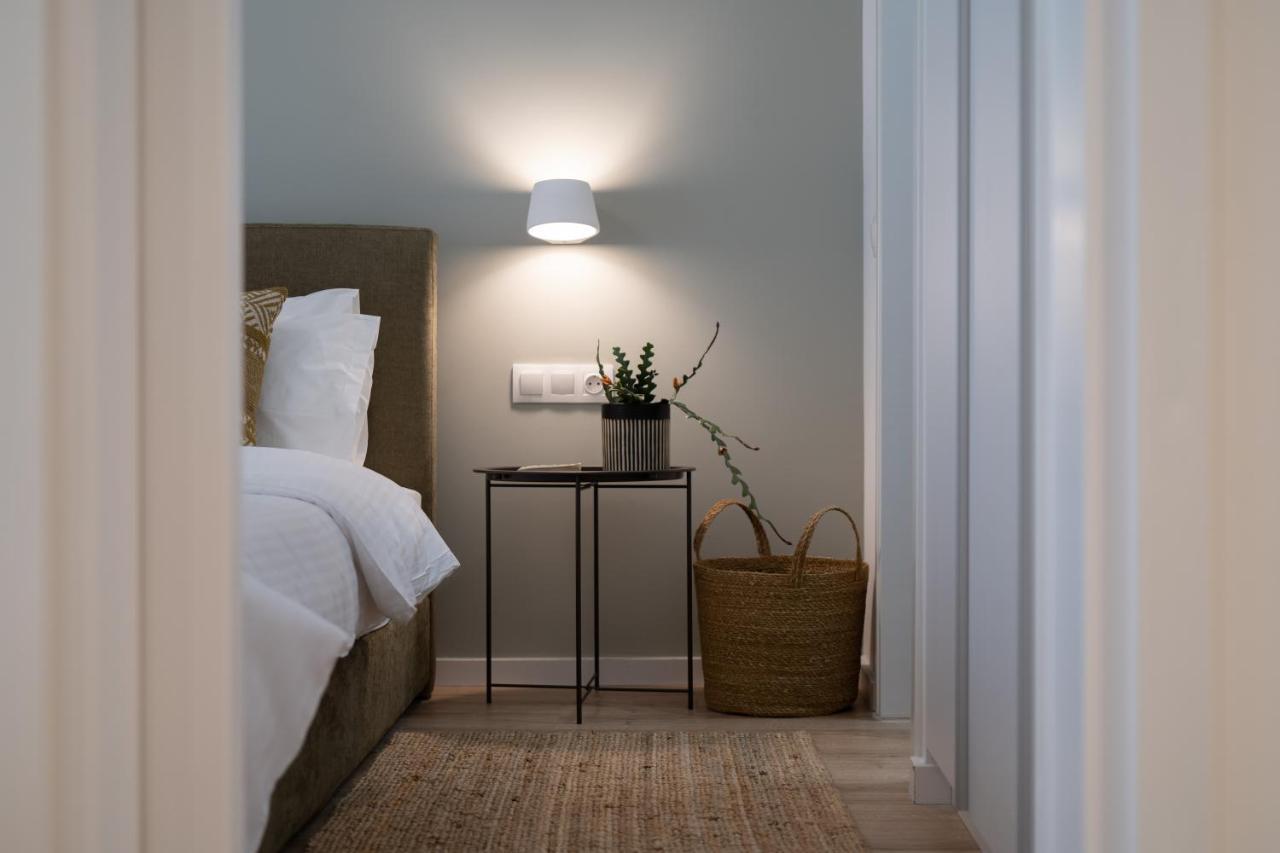 Unique 2 Bedrooms Apartment, Steps To Plaka And City Center 雅典 外观 照片